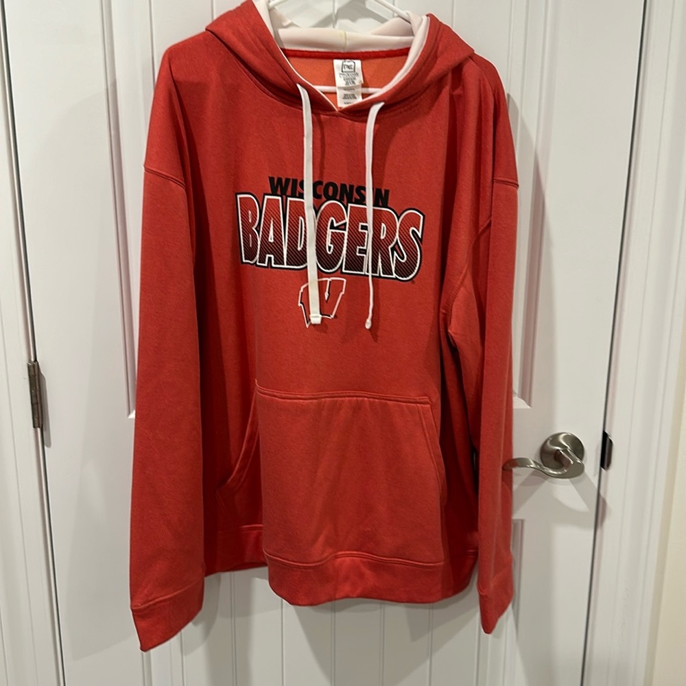 Pro edge by Knights apparel extra large Wisconsin Badgers hoodie